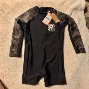 Cotton On long sleeve Rash guard Wet Suit